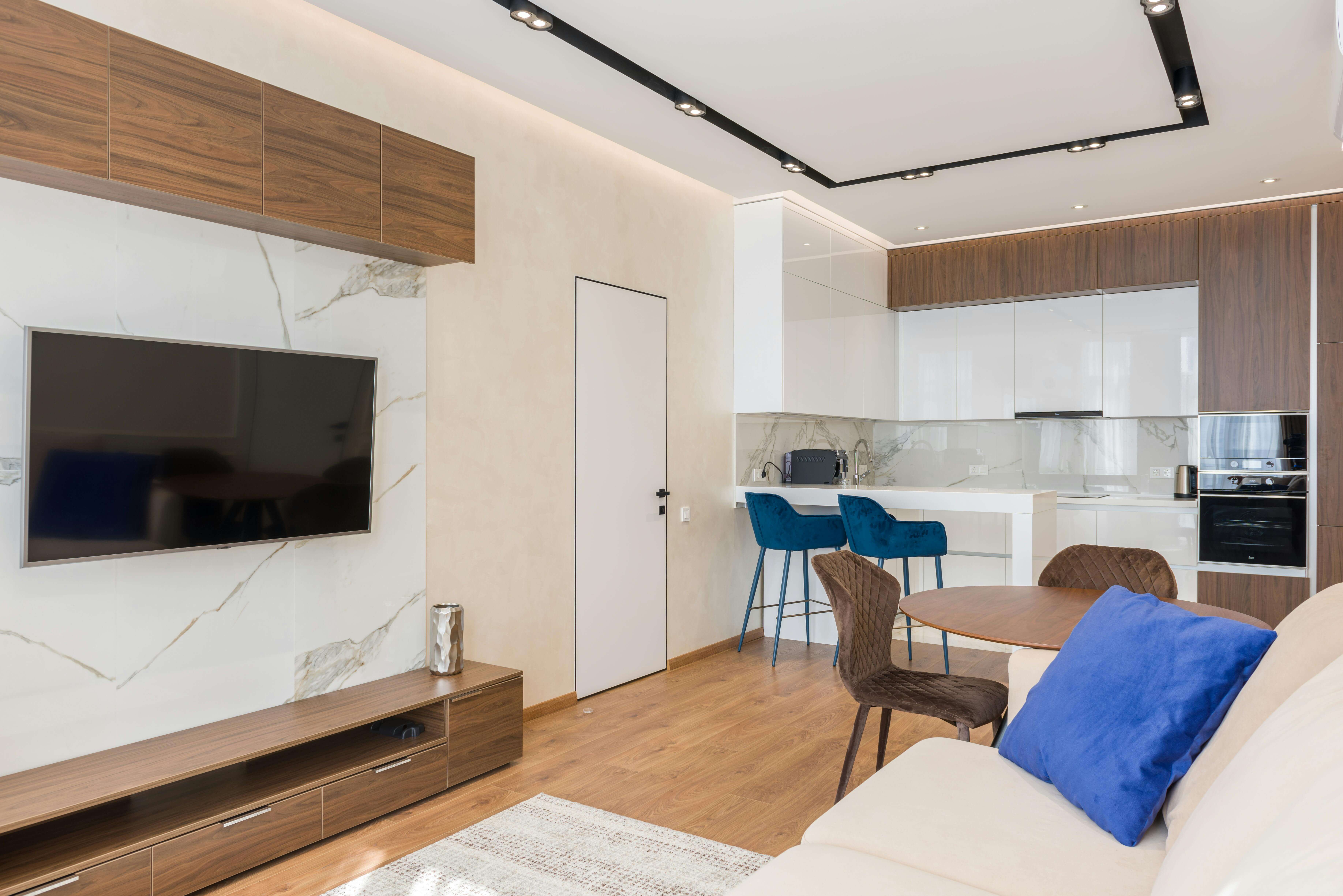 Un appartement meublé, particulièrement spacieux et avec un aménagement moderne