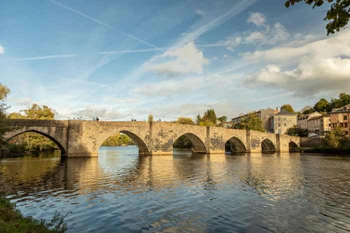 résidence universitaire à Limoges : cliché magnifique d'un pont à Limoges, à découvrir sur place.