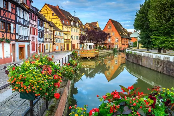Photo des maisons colorées de Colmar, une ville pittoresque d'Alsace. La colocation à Colmar est en parfaite adéquation avec le côté convivial de la ville.