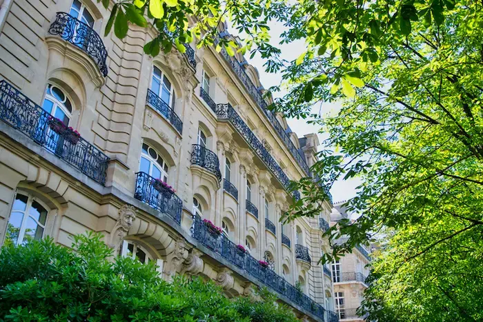Les immeubles élégants à Paris, l'un des atouts les plus appréciés des étudiants ambitieux qui veulent habiter dans une résidence étudiante à Paris.
