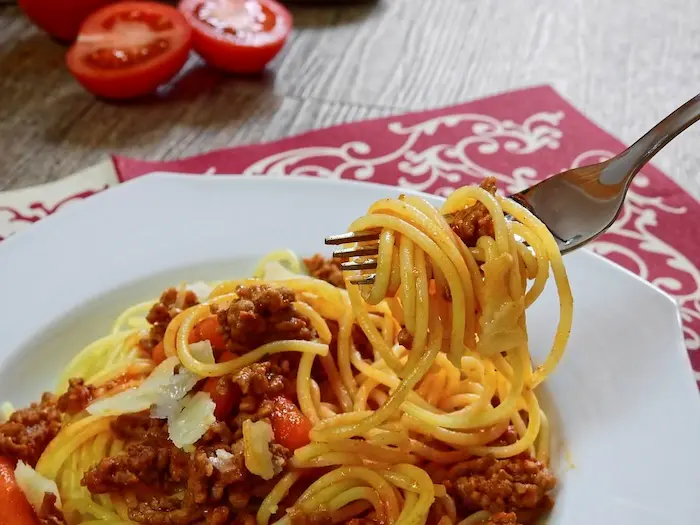 Des spaghettis bolognaises pour les étudiants qui veulent cuisiner des recettes faciles