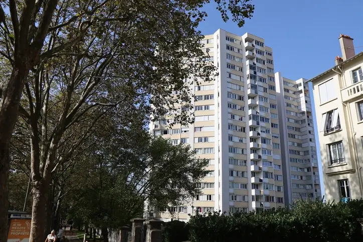 Photo d'un immeuble moderne, proposant la colocation à Créteil.