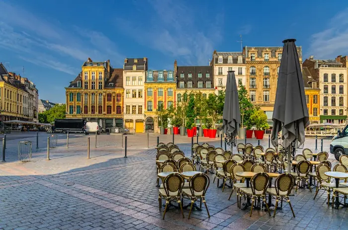 Logement étudiant Lille : c'est une grande place que l'on peut trouver à Lille. Les étudiants qui y étudient auront la chance de visiter l'endroit souvent pour se faire des souvenirs. Vie étudiante et ambiance à Lille.